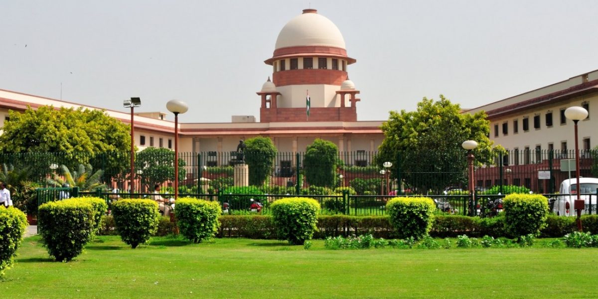 Supreme Court: भारत में रह रहे प्रवासियों को भोजन समेत जरूरी सुविधाएं देने की मांग पर दिल्ली सहित बाकी कई राज्यों को नोटिस