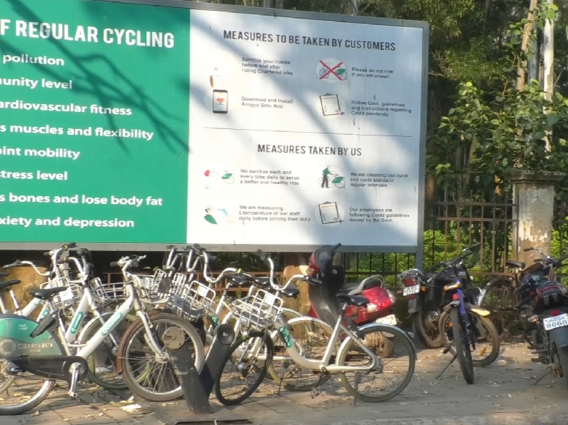 सरकार बदली सिस्टम बदला, अब पब्लिक साइकिल शेयरिंग सिस्टम की विदेशी साईकिलें खा रही जंग