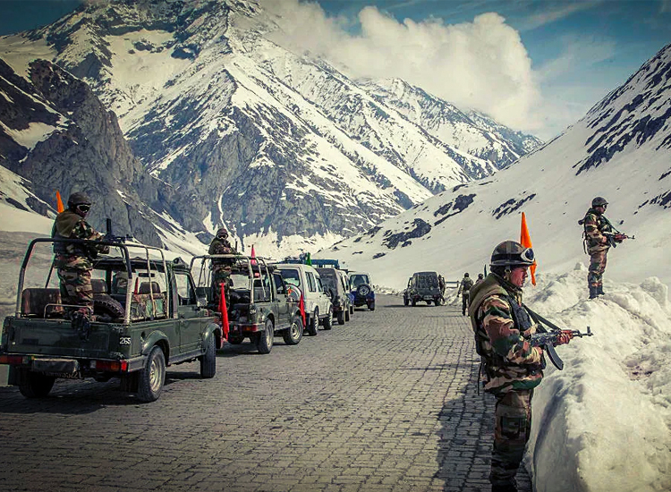 उत्तराखंड : भारी बर्फबारी के बीच भारत-चीन सीमा पर तीन पोर्टर लापता, तलाशी अभियान जारी