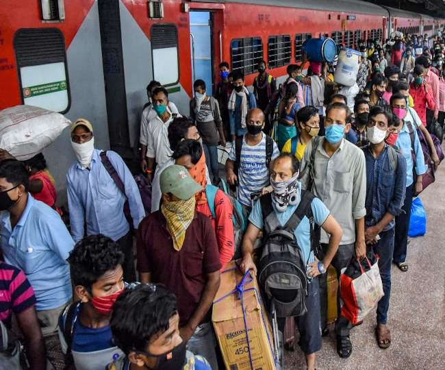 ट्रेन में मास्क नहीं पहनने पर लग सकता है 500 रुपए का जुर्माना… जानिए क्यों ?