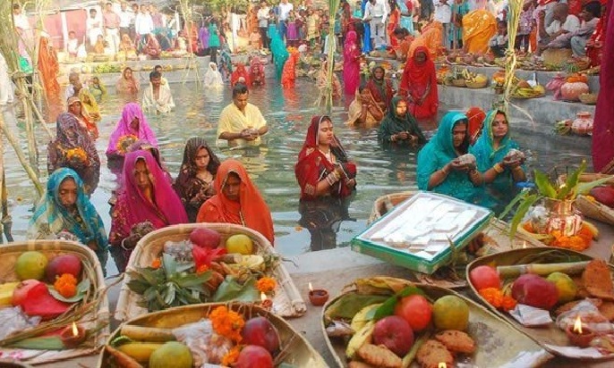 छठ व्रतियों को केजरीवाल सरकार का तोहफा : सरकारी खर्चे पर दिल्ली में 1100 जगहों पर होगी छठ पूजा