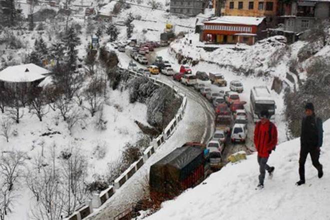 Cold Wave: हिमाचल प्रदेश में शीतलहर का प्रकोप बढ़ा, 4 जिलों में पारा माइनस में पहुंचा
