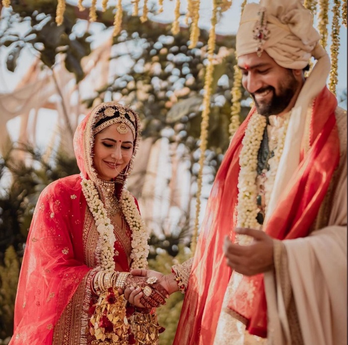 Vicky Kaushal Katrina Kaif Wedding: एक दूसरे के हुए विक्की-कैटरीना, दोनों  शादी के पवित्र बंधन में बंधे - India Voice