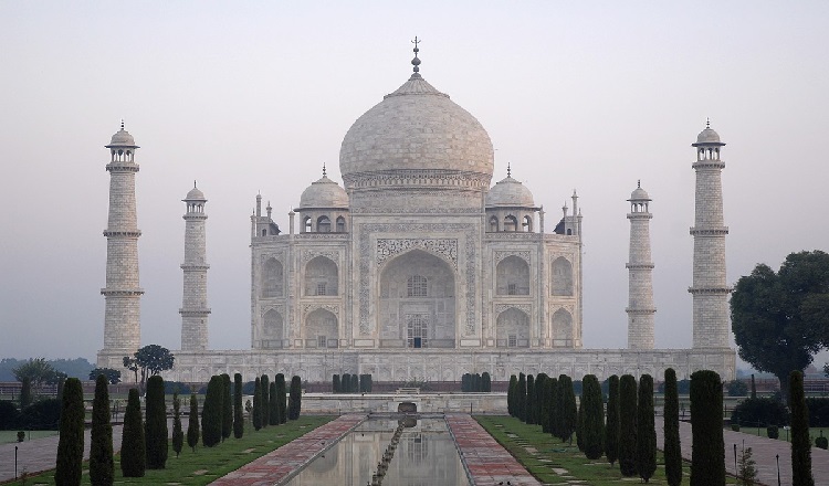 Taj Mahal: 19 नवंबर को मुफ्त में करिए ताज का दीदार, सभी स्मारकों में पर्यटकों एंट्री के लिए नहीं देने होंगे पैसे