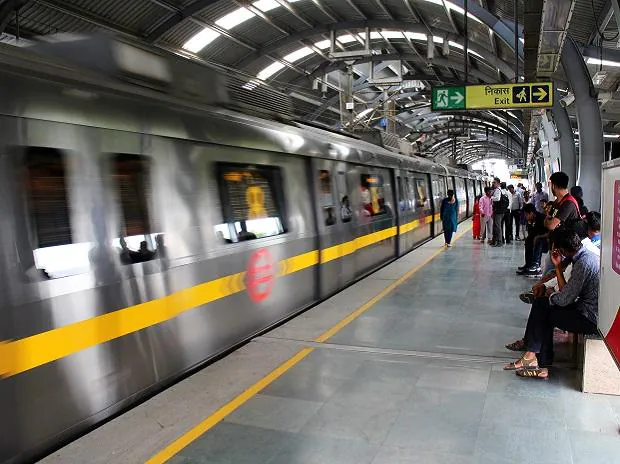 दिल्ली में ब्लू लाइन पर कल दो बजे तक प्रभावित रहेंगी मेट्रो की सेवाएं