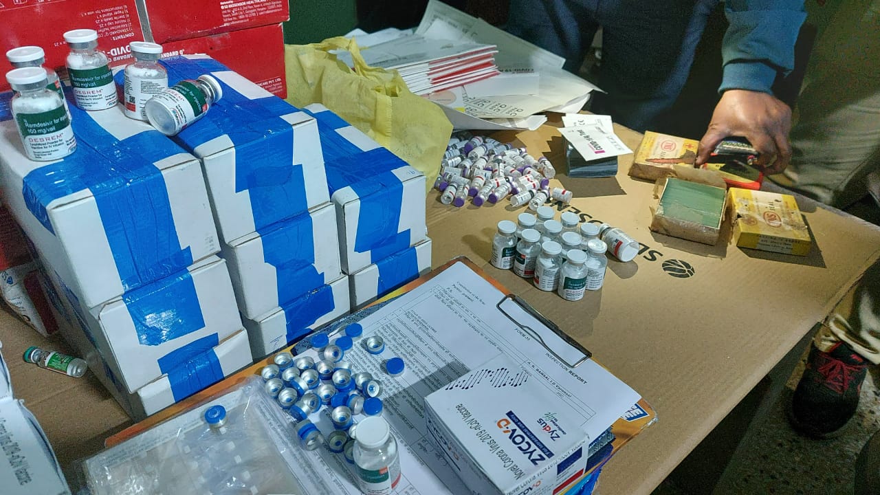 वाराणसी में नकली कोविड वैक्सीन और टेस्टिंग किट के साथ पांच गिरफ्तार