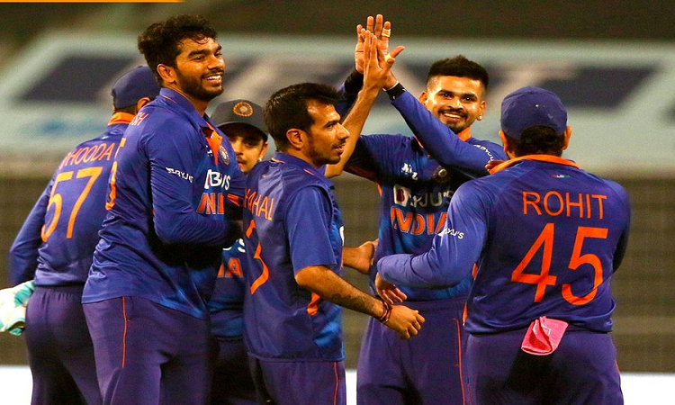 टीम इंडिया ने ऑस्ट्रेलिया के खिलाफ दूसरे टी20 मुकाबले में 6 विकेट से जीत दर्ज की