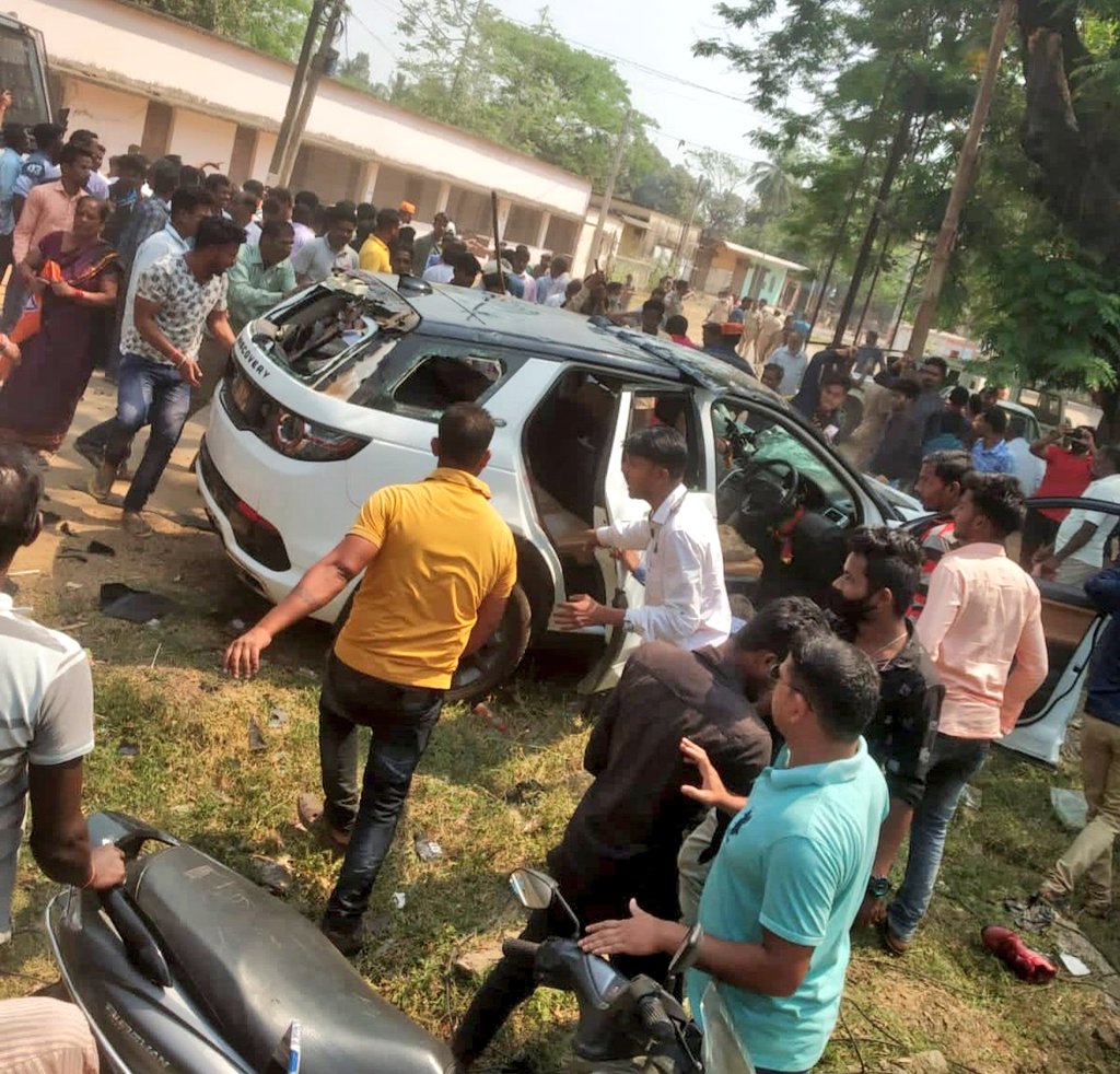 Odisha : BJD विधायक ने लोगों पर चढ़ाई कार, 7 पुलिसकर्मी समेत 22 घायल