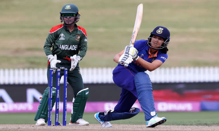 महिला विश्व कप : भारत ने बांग्लादेश के सामने रखा 230 रनों का लक्ष्य