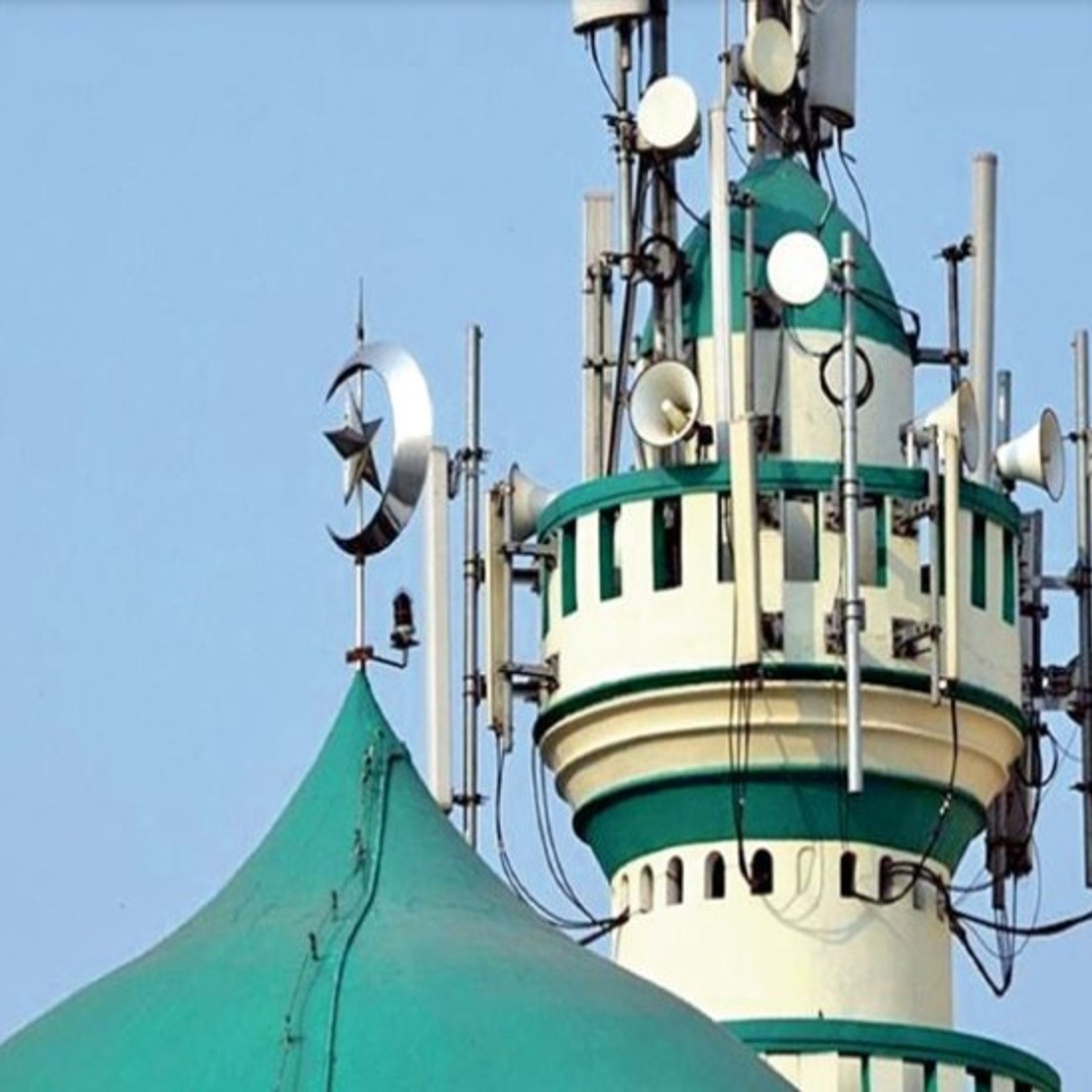 Loud Speakers : सऊदी अरब में सिर्फ अजान के समय बजेंगे मस्जिदों के लाउड स्पीकर, सख्त नियमावली जारी