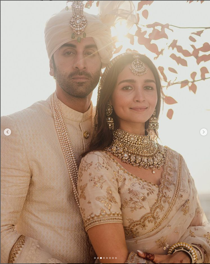 Ranbir Alia Wedding : शादी के पवित्र बंधन में बधें रणबीर-आलिया, देखें शादी की तस्वीरें