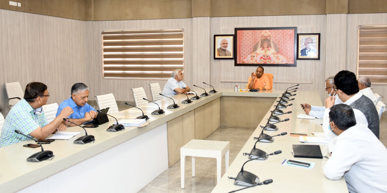 UP Cabinet Meeting: कैबिनेट ने इलेक्ट्रॉनिक मैन्युफैक्चरिंग पॉलिसी को दी मंंजूरी, एक लाख को रोजगार मिलेंगे