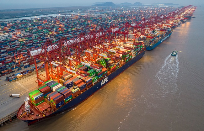 लॉकडाउन के चलते चीन के शंघाई बंदरगाह पर फंसे हजारों जहाज, पूर्वी चीन सागर में लगा जाम