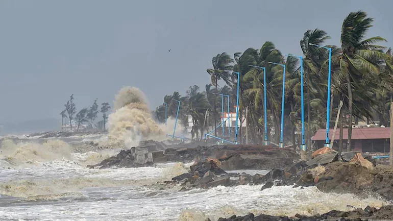 Cyclone Asani : आंध्र प्रदेश व ओडिशा सबसे ज्यादा प्रभावित, बंगाल में अगले 48 घंटे जारी रहेगी बारिश