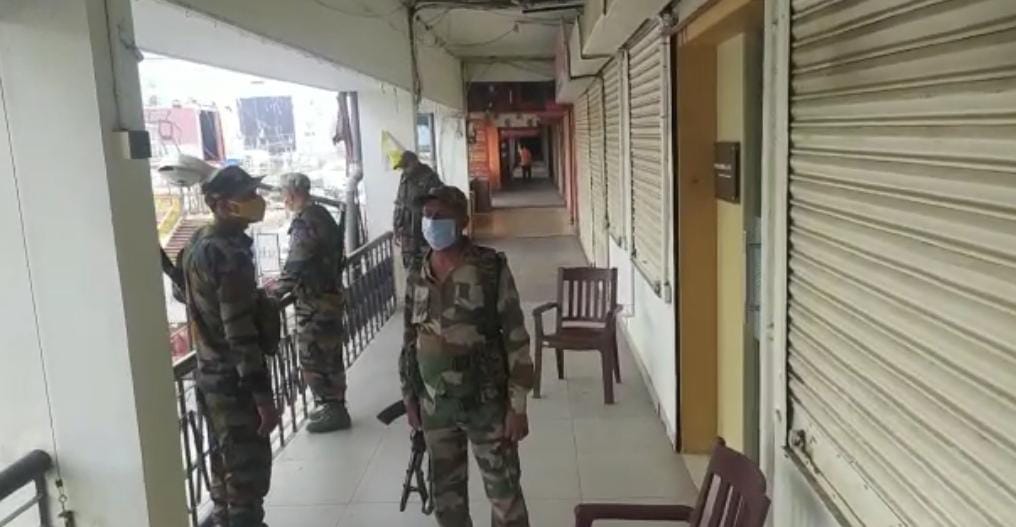 Jharkhand : व्यापारी पुनीत पोद्दार के ठिकानों पर आयकर विभाग की कार्रवाई दूसरे दिन भी जारी, कई बड़े खुलासों की उम्मीद