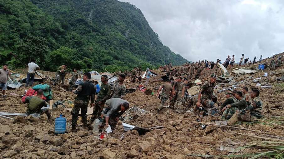 Manipur Landslide : मणिपुर में आर्मी कैंप के पास भूस्खलन, 8 शव बरामद, कई लोग लापता
