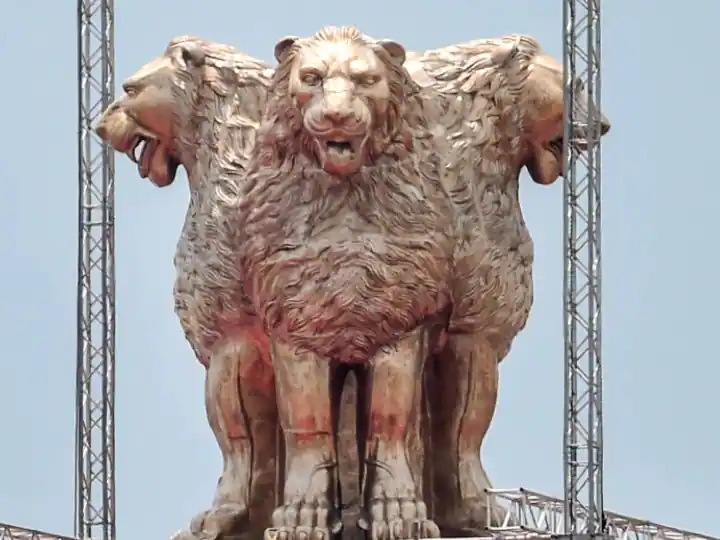 अशोक स्तंभ पर चल रहे विवाद पर मूर्तिकार आये सामने, जानें क्या कहा