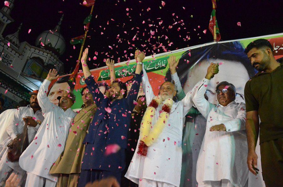 Pakistan : पाकिस्तानी पंजाब के उपचुनावों में इमरान खान की पार्टी का परचम, उत्साहित इमरान की देश में जल्द चुनाव कराने की मांग