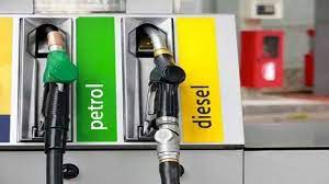 Petrol Diesel Price update:कच्चे तेल की कीमतों में गिरावट के कारण देश में जल्द सस्ता होगा पेट्रोल-डीजल