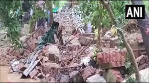 UP News: यूपी में भारी बारिश का कहर; लखनऊ में दीवार गिरने से 9 की मौत, कई अन्य घायल; उन्नाव में भी 3 मरे