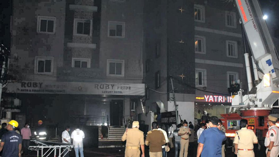 तेलंगाना के सिकंदराबाद में बड़ा हादसा, इलेक्ट्रिक स्कूटर शोरूम में लगी आग; 7 की मौत, 5 गंभीर रूप से घायल