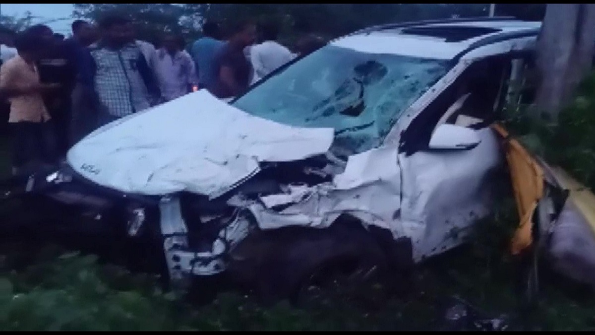 Gujarat News: सड़क हादसे में 6 लोगो की मौत 6 घायल,तेज रफ्तार कार ने मारी टक्कर
