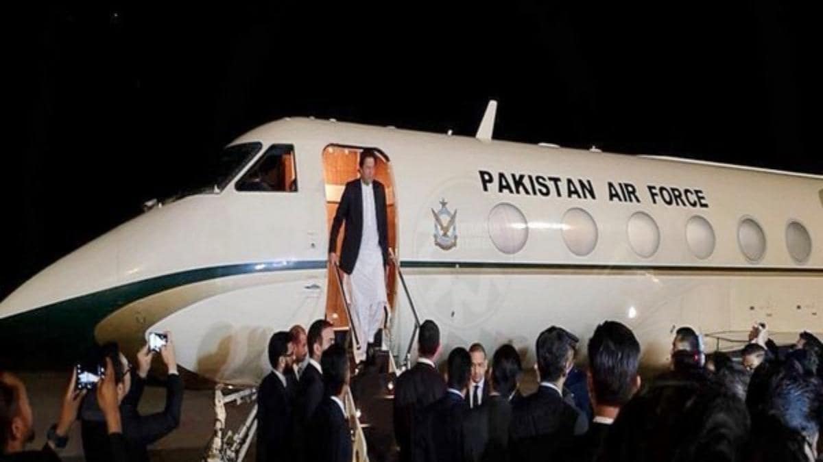 Pakistan News: पाकिस्तान के पूर्व पीएम इमरान खान की तकनीकी खामी की वजह से कराई गई इमरजेंसी लैंडिंग