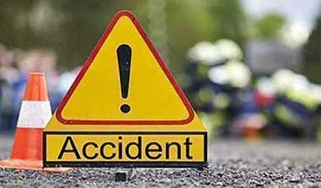 MP Road Accident: अनूपपुर से प्रयागराज जा रही बस और ट्रक की जोरदार भिड़ंत, 2 यात्रियों की मौत, 30 घायल.8 की हालत गंभीर