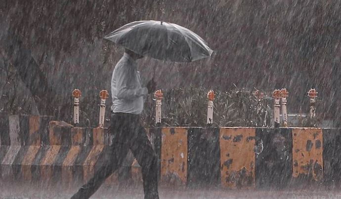Up Weather: यूपी के कई जिलो में होगी झमाझम बारिश ,मौसम विभाग ने कई जिलों में जारी किया अलर्ट
