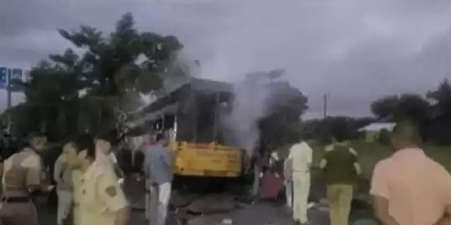 Maharashtra News:नासिक में एक्सीडेंट के बाद बस मे लगी भयानक आग ,11 लोग जिंदा जले ,कई लोग घायल