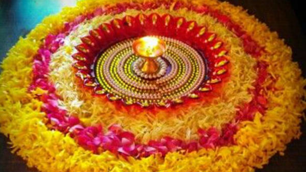 Diwali Rangoli:दिवाली पर रंगोली बनाना होता है बेहद शुभ,जानें क्यों बनाई जाती है रंगोली
