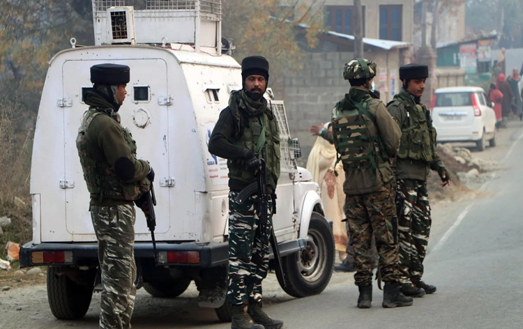 जम्मू-कश्मीर: शोपियां जिले में आतंकियों के ग्रेनेड हमले में यूपी के 2 मजदूरों की मौत