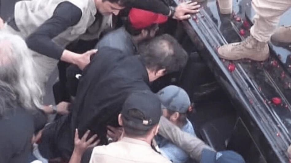 Pakistan के पूर्व PM Imran khan पर रैली के दौरान हुआ हमला, अस्पताल में भर्ती
