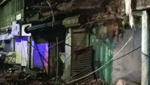 चेन्नई: भारी बारिश के कारण 100 साल पुरानी इमारत गिरने से 2 की मौत, 3 घायल