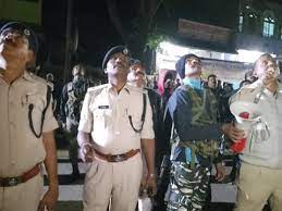 Jharkhand news:दुर्गा मंदिर के शिखर पर चढ़ कर देर रात एक युवक ने की तोड़फोड़,पुलिस ने किया गिरफ्तार