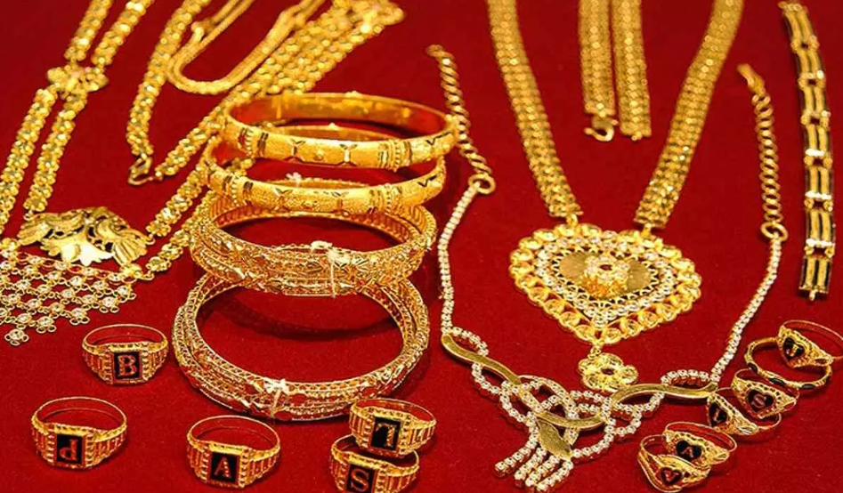 Gold Price: सोने की कीमतों में आई गिरावट, चांदी भी हुई सस्ती,पढ़ें