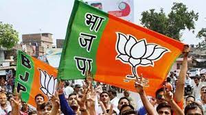 UP News: मैनपुरी में लोकसभा उपचुनाव के लिए BJP पिछड़ी जाति पर खेल सकती है दांव, इन नामों पर चल रहा मंथन