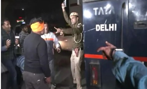 दिल्‍ली: श्रद्धा मर्डर के आरोपी आफताब पर FSL के बाहर हुए हमले के बाद बढ़ाई गई  सुरक्षा | Shraddha Murder Accused Aftab Security Increased - India Voice