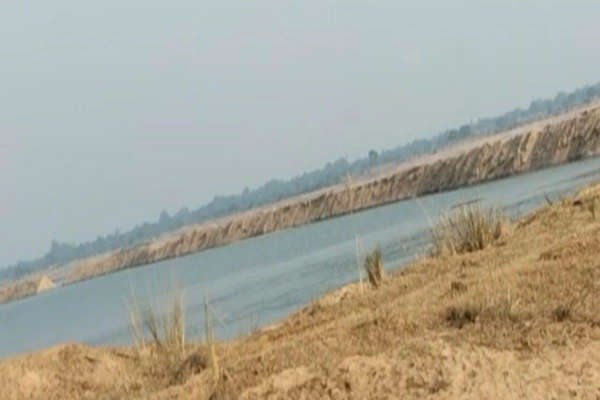 Bihar News: बालू माफियाओं ने अवैध खनन के लिए बनाया सोन नदी पर कृत्रिम बांध