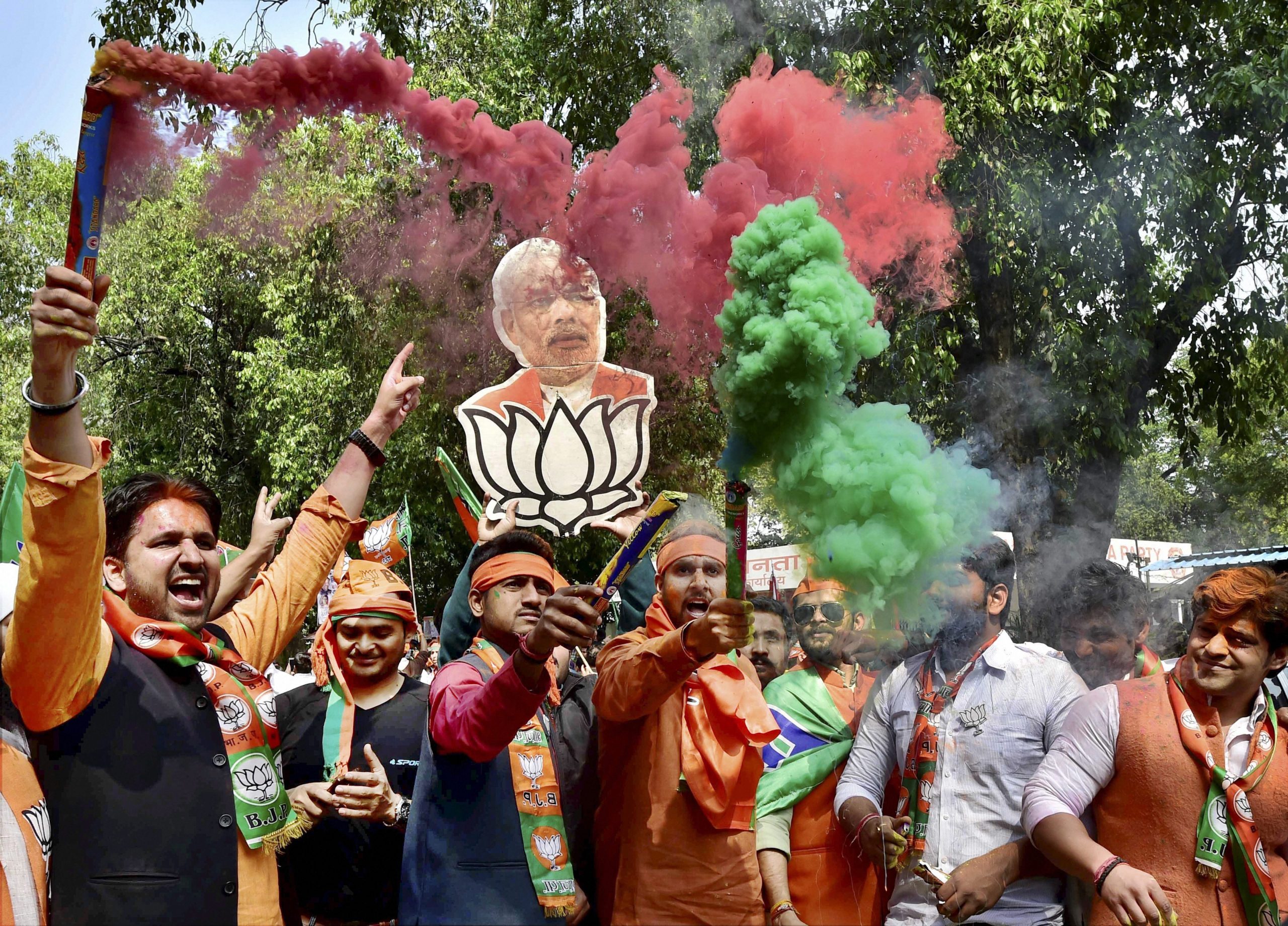 Election Results 2022 :गुजरात में शुरुआती रुझानों में BJP को बहुमत,कांग्रेस हुआ पीछे