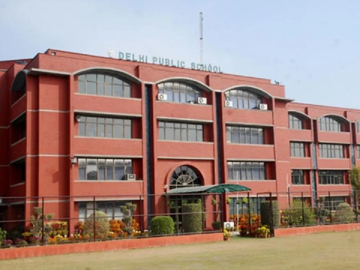 Delhi news: दिल्ली सरकार ने रद्द की DPS-रोहिणी स्कूल की मान्यता,फीस बढ़ाना पड़ा भारी