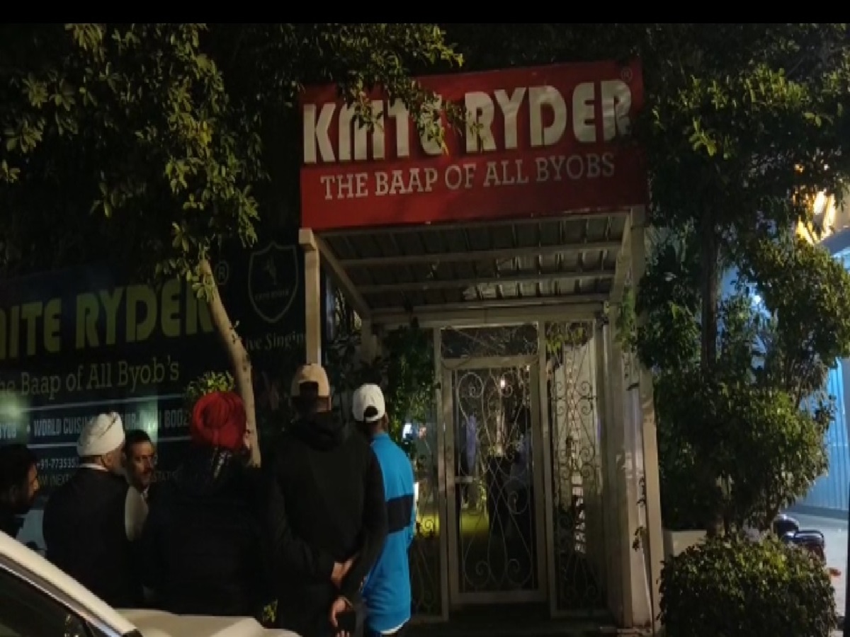 गुरुग्रामः नाइट क्लब में 2 लोगों की मौत, 2 की हालत गंभीर, पुलिस को अंगीठी से दम घुटने का शक