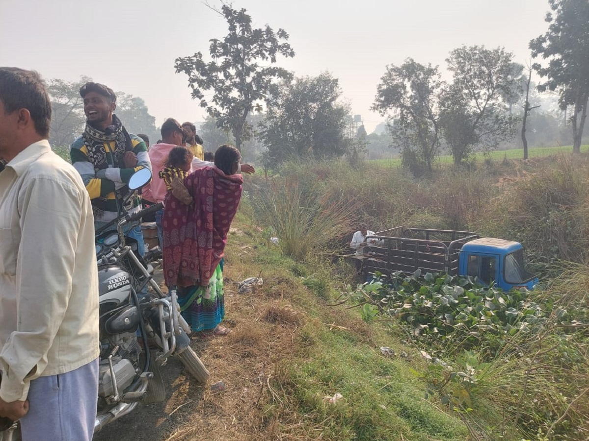 Bihar News:गोपालगंज में मजदूरों से भरा ऑटो सोना नदी में पलटने से 20 लोग जख्मी, 5 की हालत गंभीर