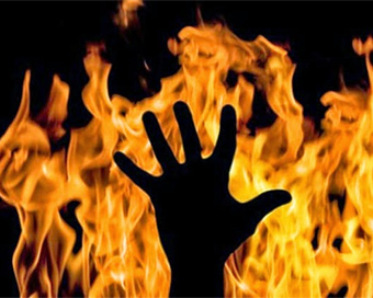 Bihar News:पुलिसवाले ने पत्नी को मिट्टी तेल डालकर जिंदा जलाया,आरोपी जवान बक्सर में है पोस्टेड