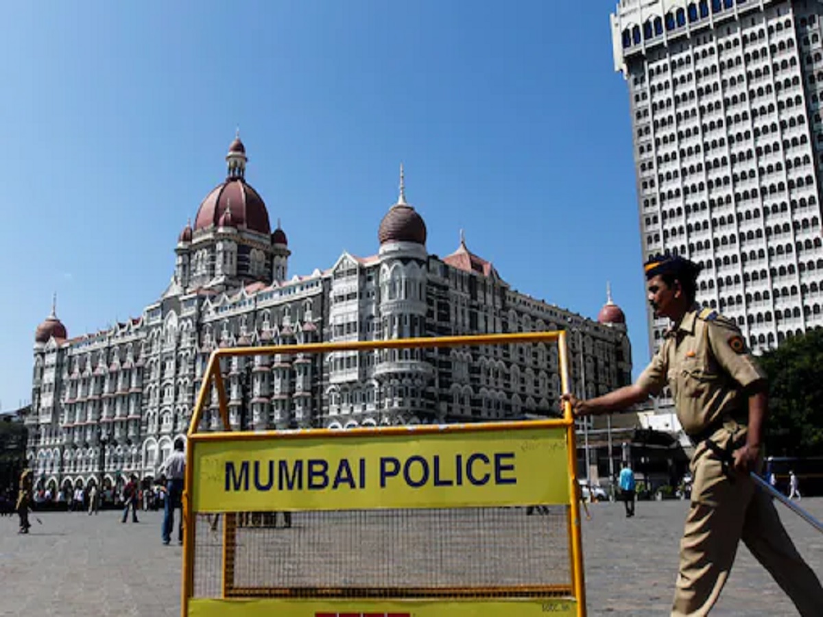 Mumbai News: 2 जनवरी तक मुंबई में कर्फ्यू का ऐलान, लाउडस्पीकर, वाद्य यंत्र और बैंड बजाने और पटाखे फोड़ने पर रोक.