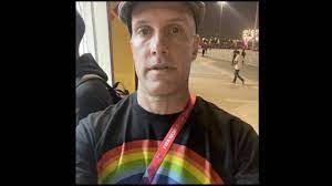 कतर में FIFA World Cup कवर करते हुए अमेरिकी पत्रकार की मौत, LGBTQ के समर्थन में पहनी थी रेनबो शर्ट