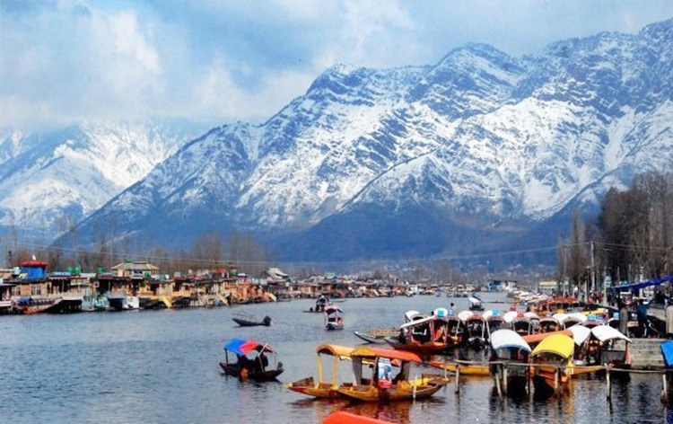 जम्मू-कश्मीर बना टूरिस्ट हॉटस्पॉट, 2022 में 22 लाख पर्यटक घूमने पहुंचे,गृह मंत्रालय ने कहा- अब वहां पथराव की घटना नहीं होती