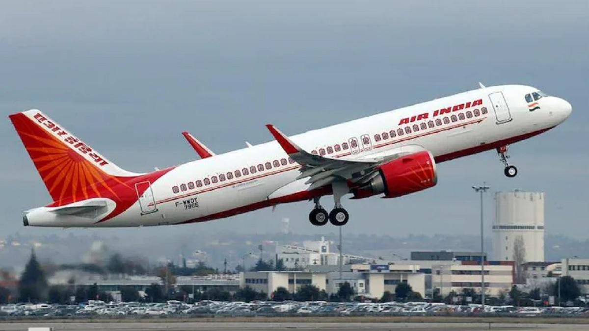 AIE विमान की emergency landing, तिरुवनंतपुरम से मस्कट की फ्लाइट में तकनीकी खराबी, टेकऑफ के 47 मिनट बाद लौटी