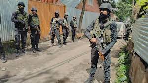 Jammu-Kashmir: जम्मू-कश्मीर के बडगाम में सुरक्षाबलों और आतंकियों के बीच मुठभेड़, छिपे हैं 3 आतंकी, सर्च ऑपरेशन जारी