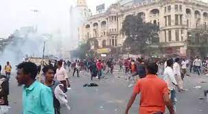 कोलकाता: आईएसएफ के स्थापना दिवस के मौके पर मचा बवाल, तृणमूल और आईएसएफ समर्थकों के बीच हिंसक झड़प,पुलिस ने की लाठीचार्ज